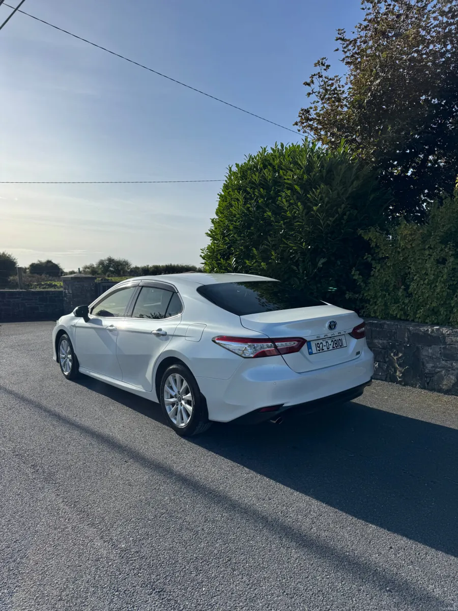 Toyota Camry 2019 - Image 6