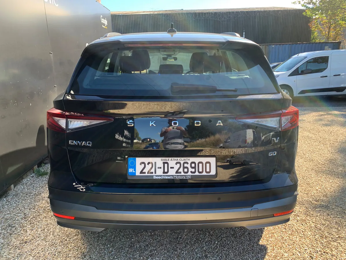 SKODA ENYAQ IV 60 RWD - Image 4