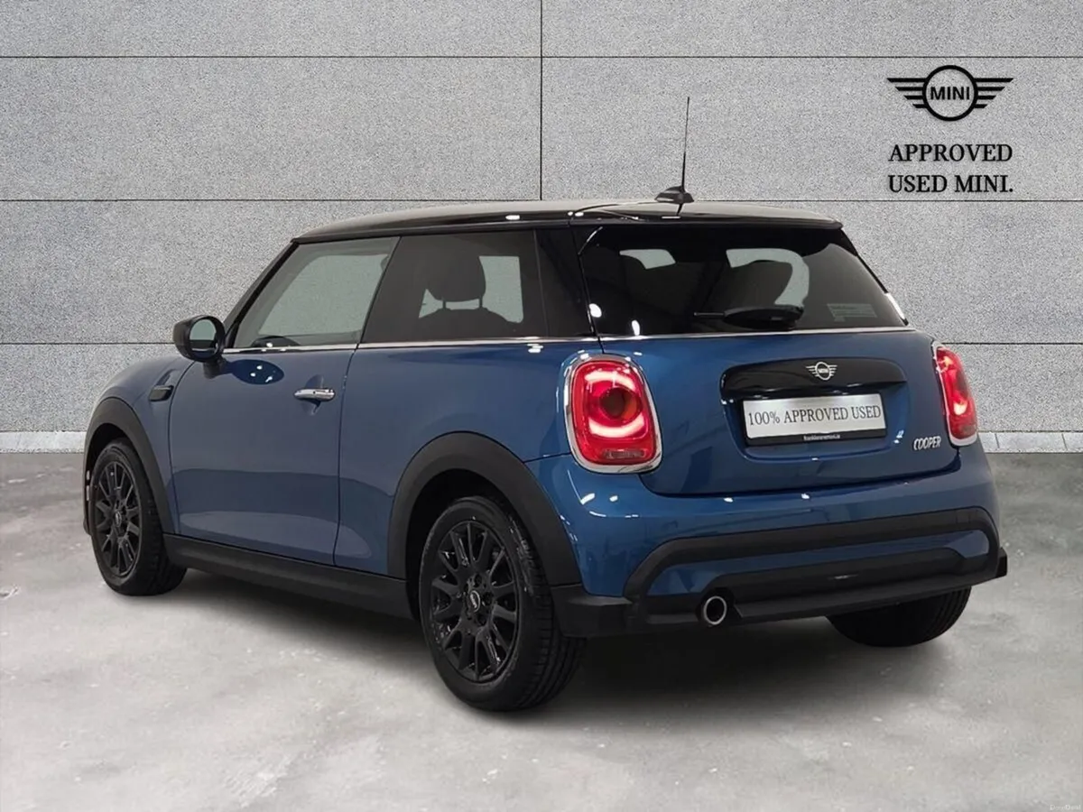 Mini Cooper 3-Door Cooper Classic - Image 2