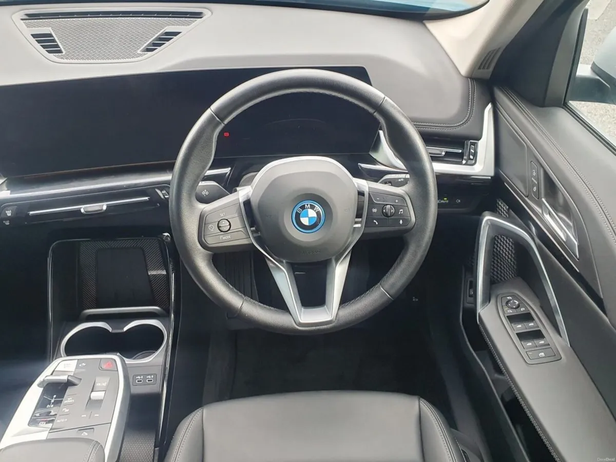 BMW iX1 xDrive30 xLine - Image 5