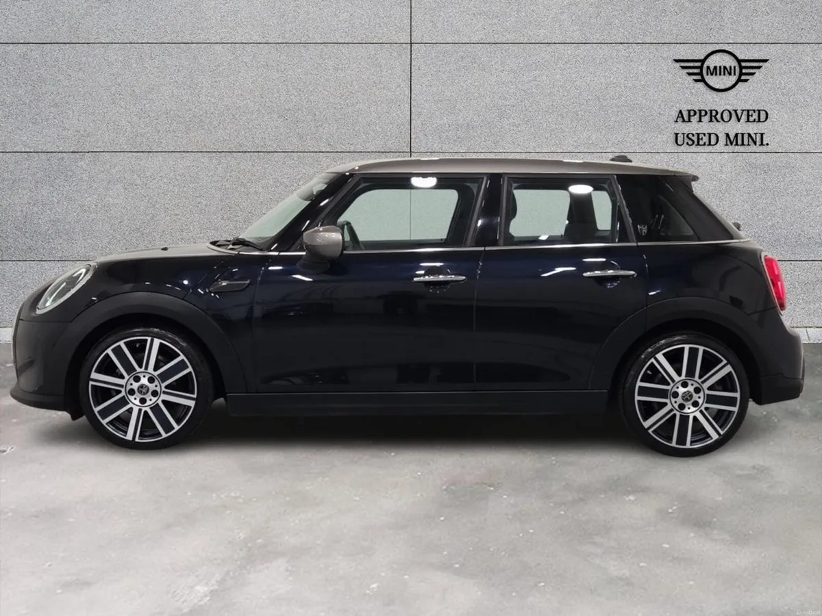 Mini Cooper 5-Door Cooper Exclusive - Image 3