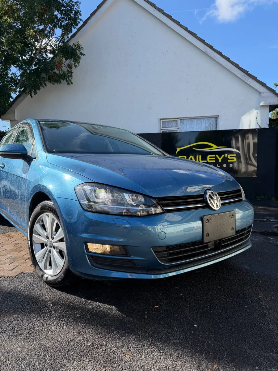 Volkswagen Golf auto only 22000km - Image 3