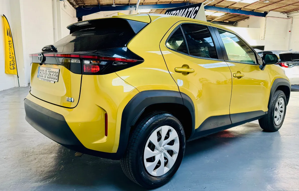 2022 Toyota Yaris Cross 1.5 Hybrid Automatic - Image 4