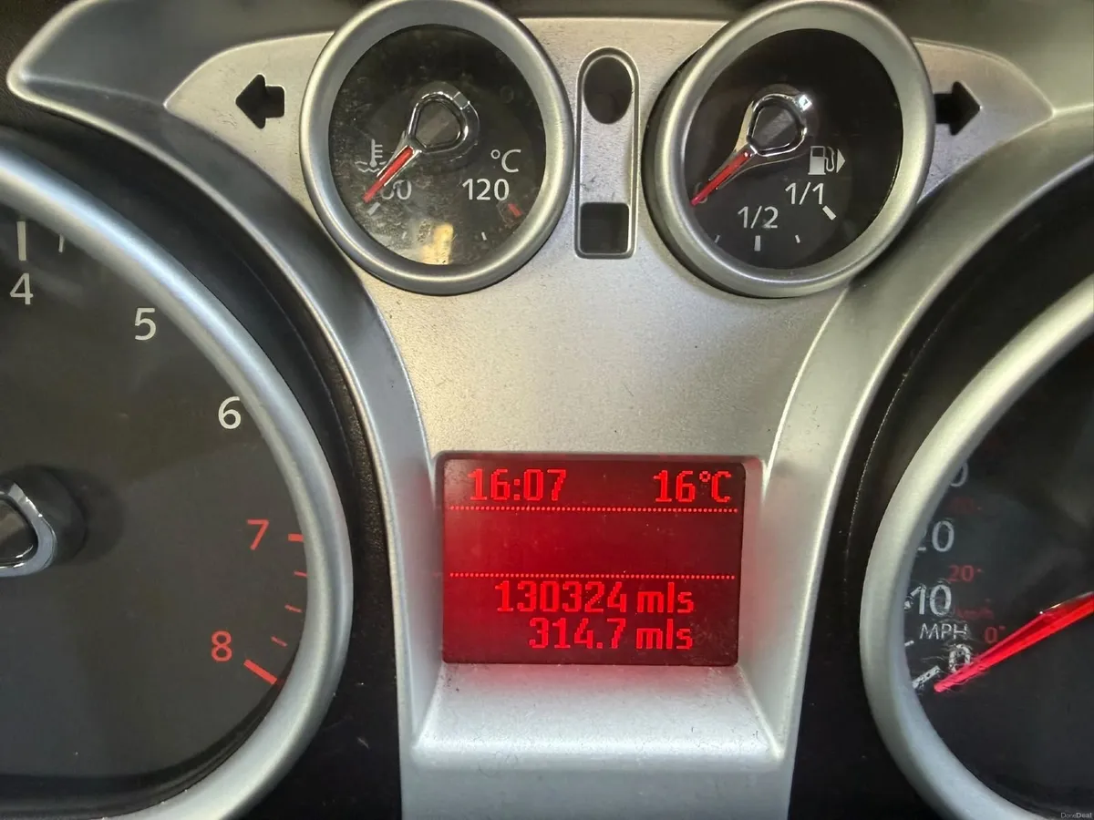 2010 Ford Focus – Excellent Condition - Image 5