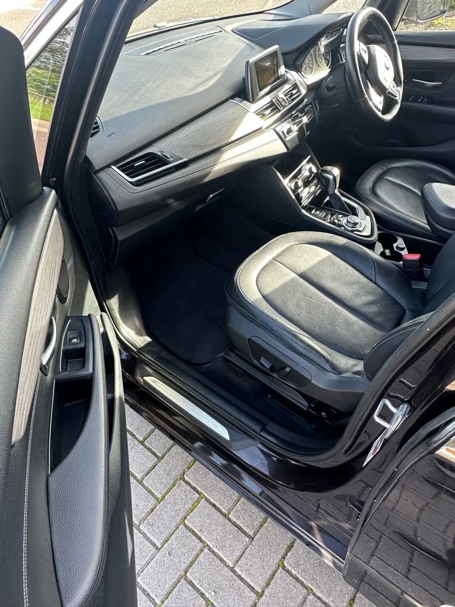 BMW 2 series 7 seater - Image 3