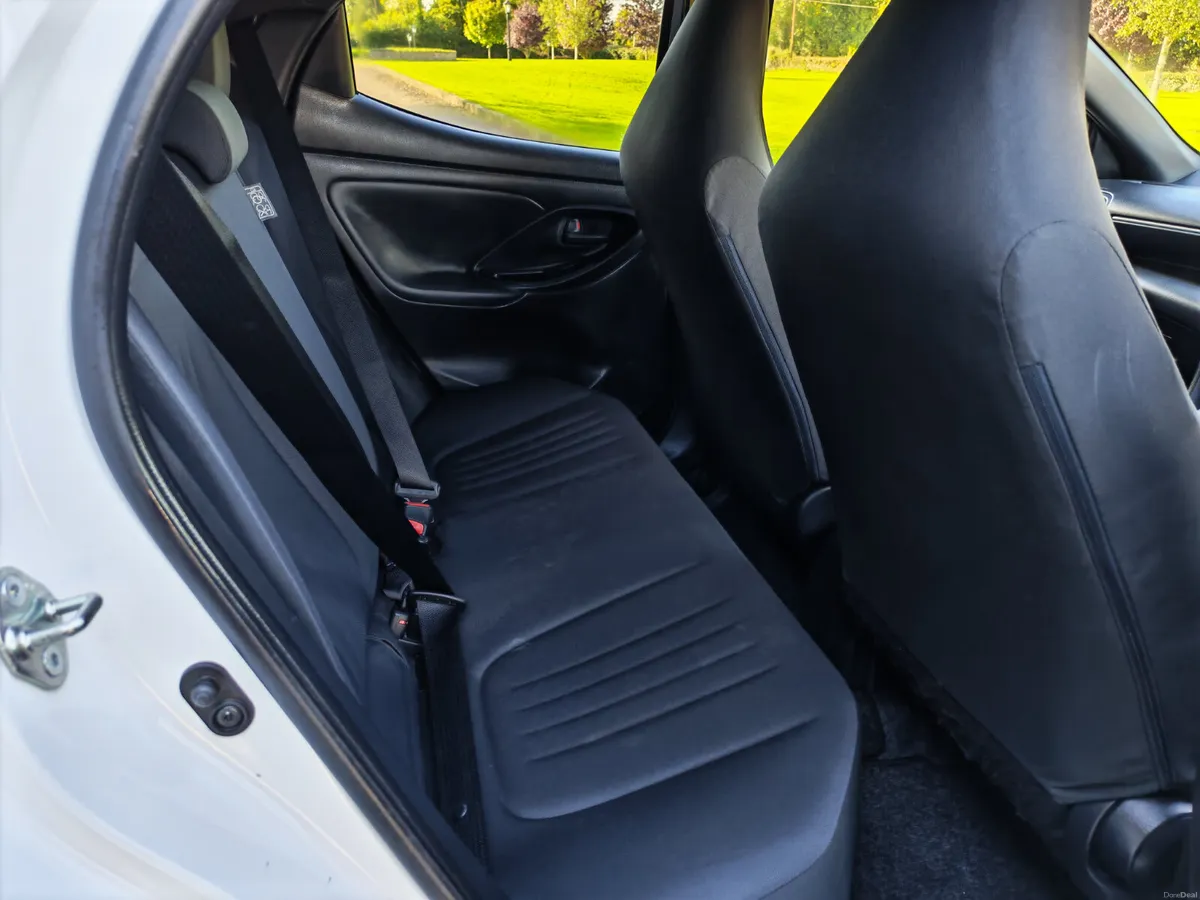 TOYOTA YARIS/202/ AUTO/1.0 PETROL / R. CAMERA - Image 4