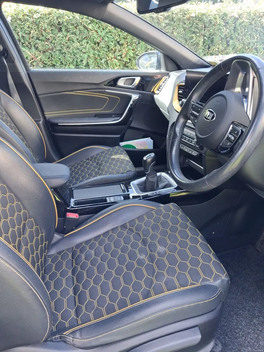Kia XCeed 2021 - Image 2