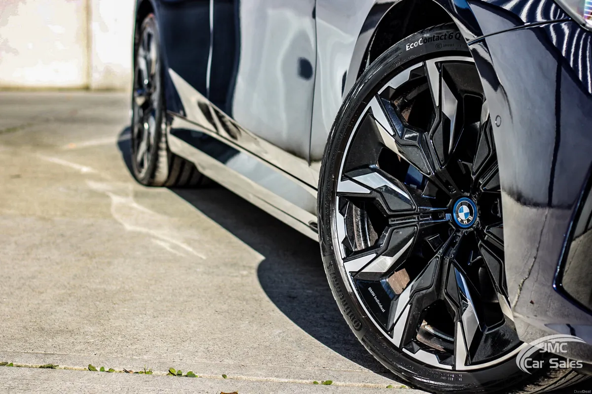 2024 BMW 5 SERIES PRO PACK LCI - Image 6