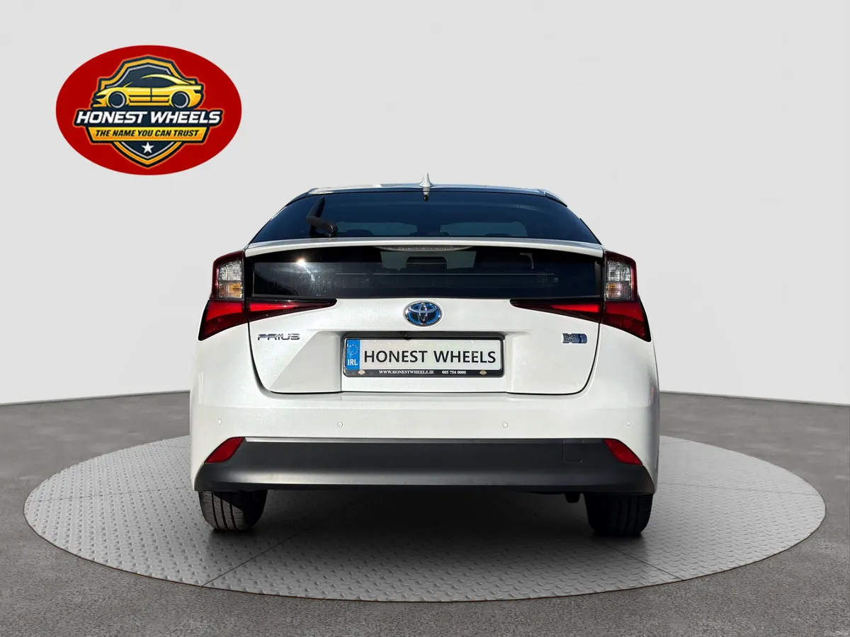 2022 Toyota Prius 1.8 Petrol Hybrid Automatic - Image 6