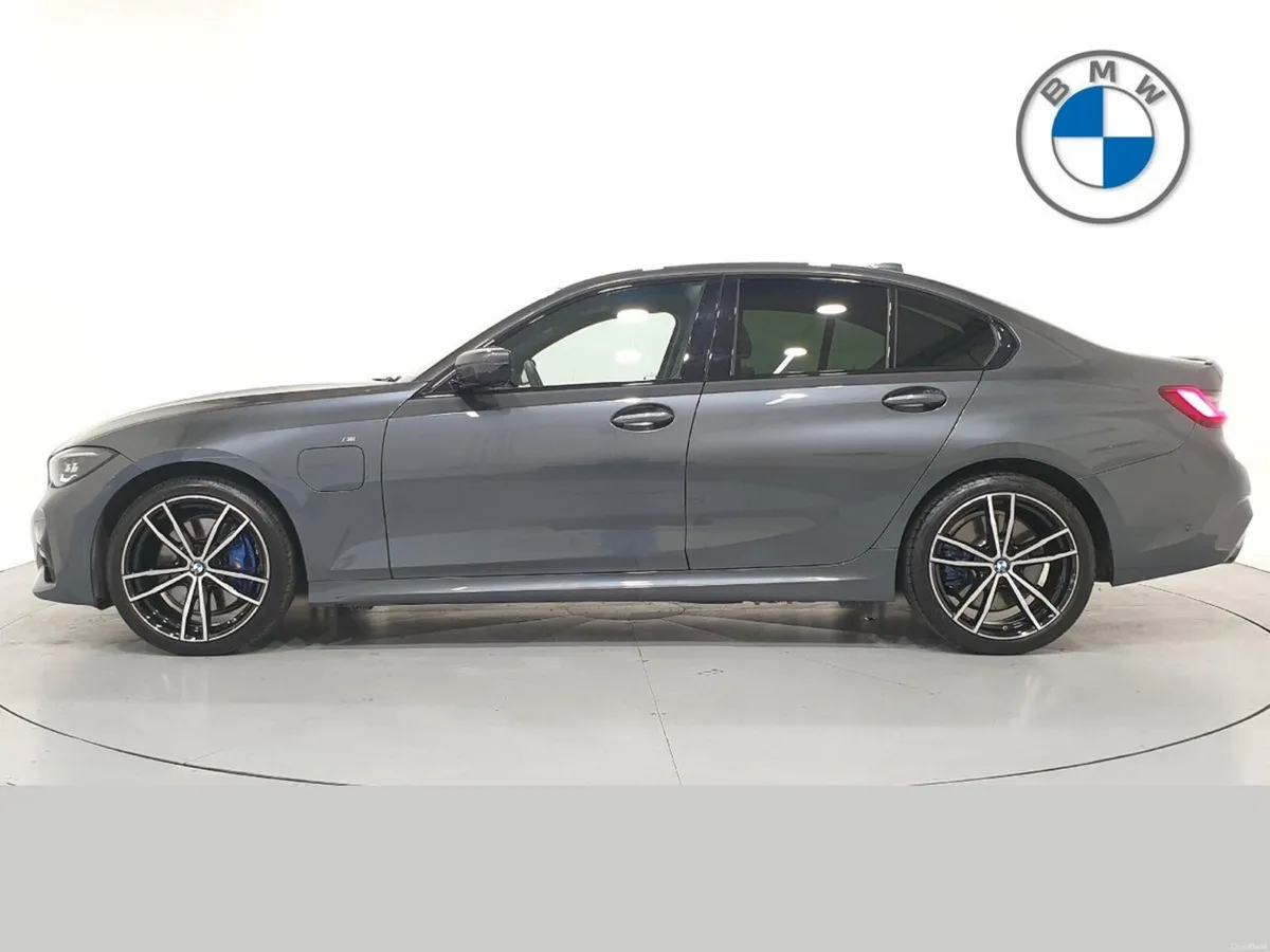 BMW 3-Series 330e M Sport Saloon - Image 3