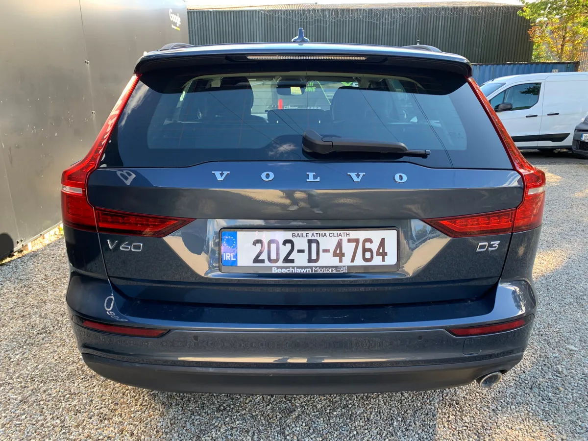 VOLVO V60 2.0 D3 MOMENTUM ESTATE - Image 4