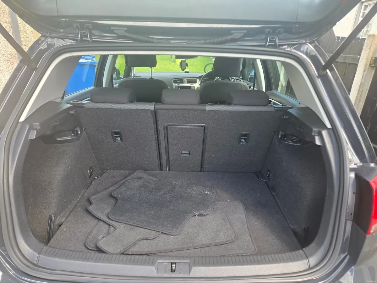 Volkswagen Golf 2014 1.6L Diesel Automatic - Image 2