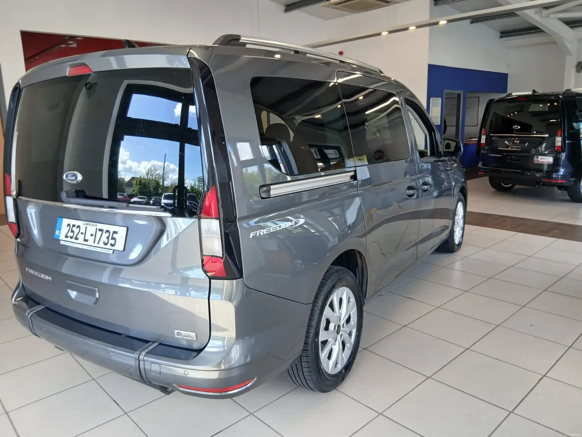 Wheelchair Taxi Ford Tourneo Connect 2025 - Image 6