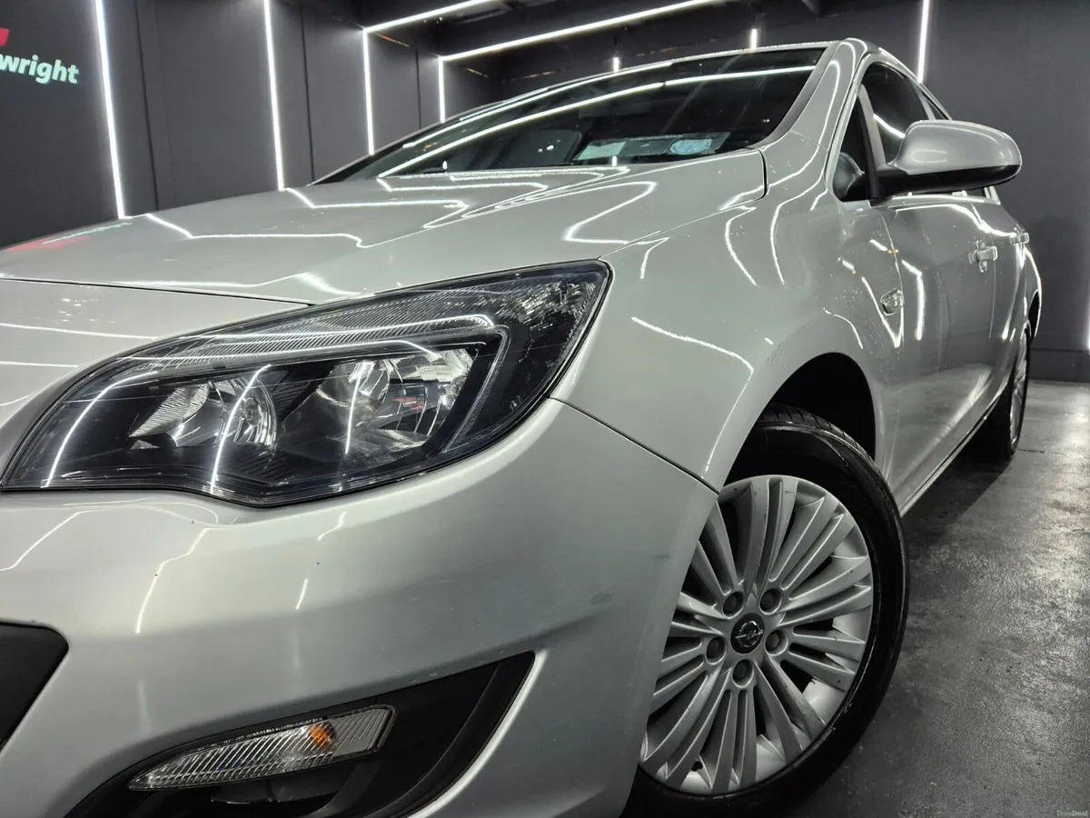 Opel Astra 2015 - Image 2