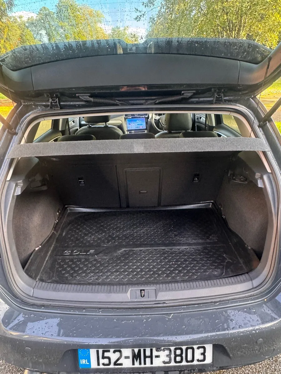 Volkswagen Golf 1.4 TSI CarPlay Leather seats - Image 4