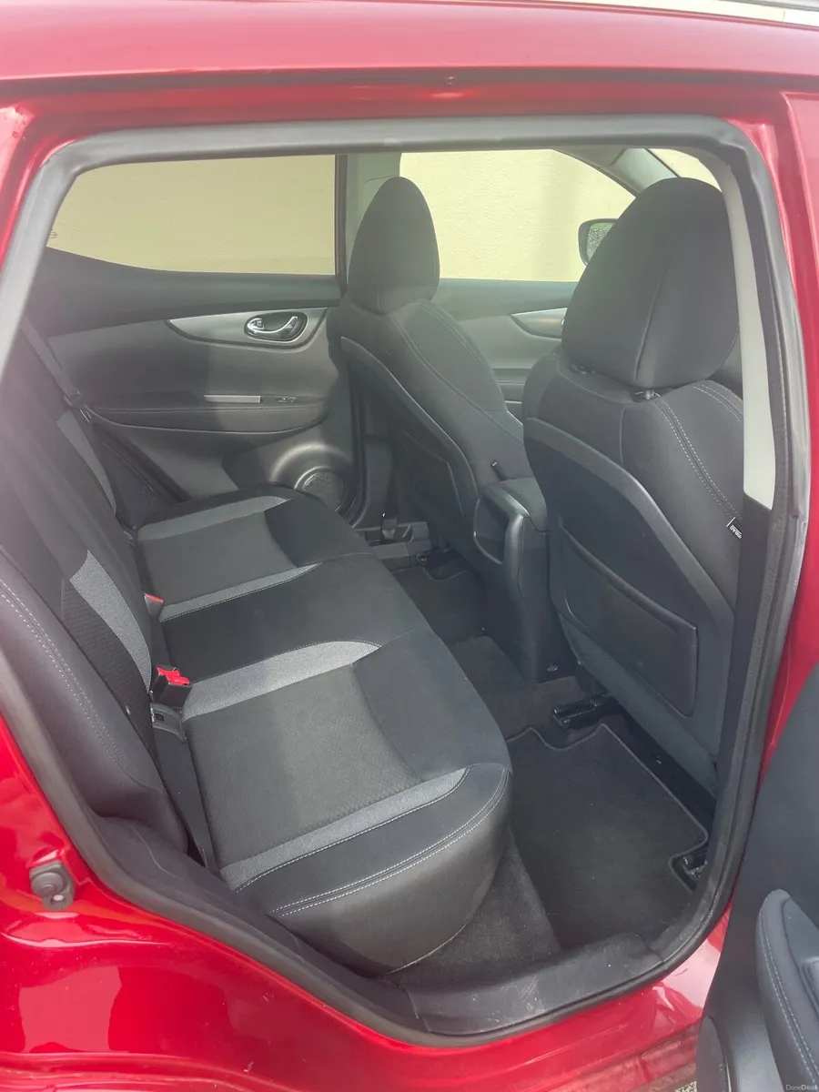 Nissan Qashqai 1.5 DCI SV Premium - Image 4