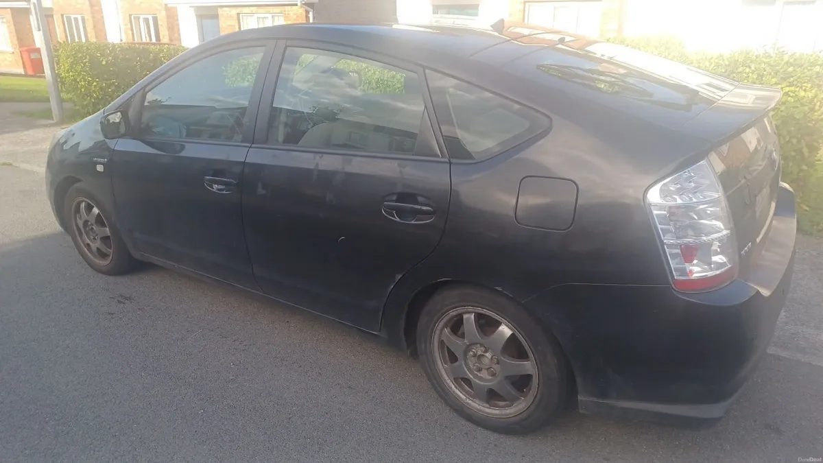 09 Toyota Prius 1.5 petrol automatic hybrid - Image 1