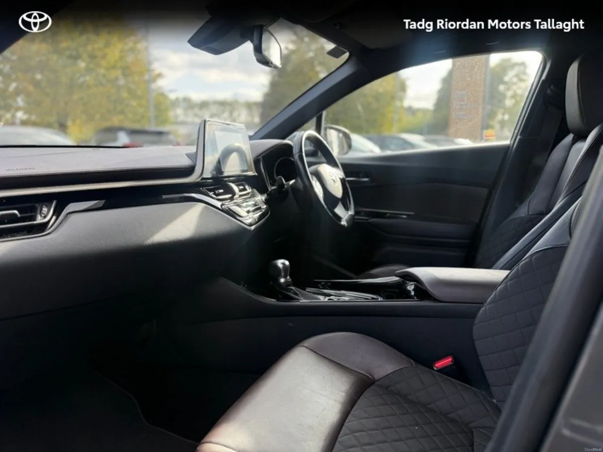 Toyota C-HR SOL HYBRID 4DR AUTO - Image 6