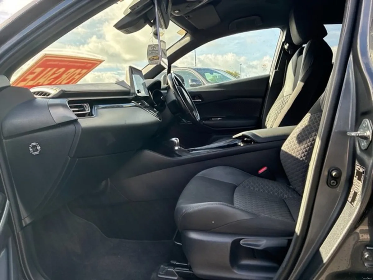 Toyota C-HR C-HR HYBRID SPORT - Image 6