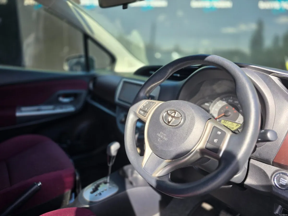 Toyota Vitz JUELA 1.3 4WD AUTO - Image 2