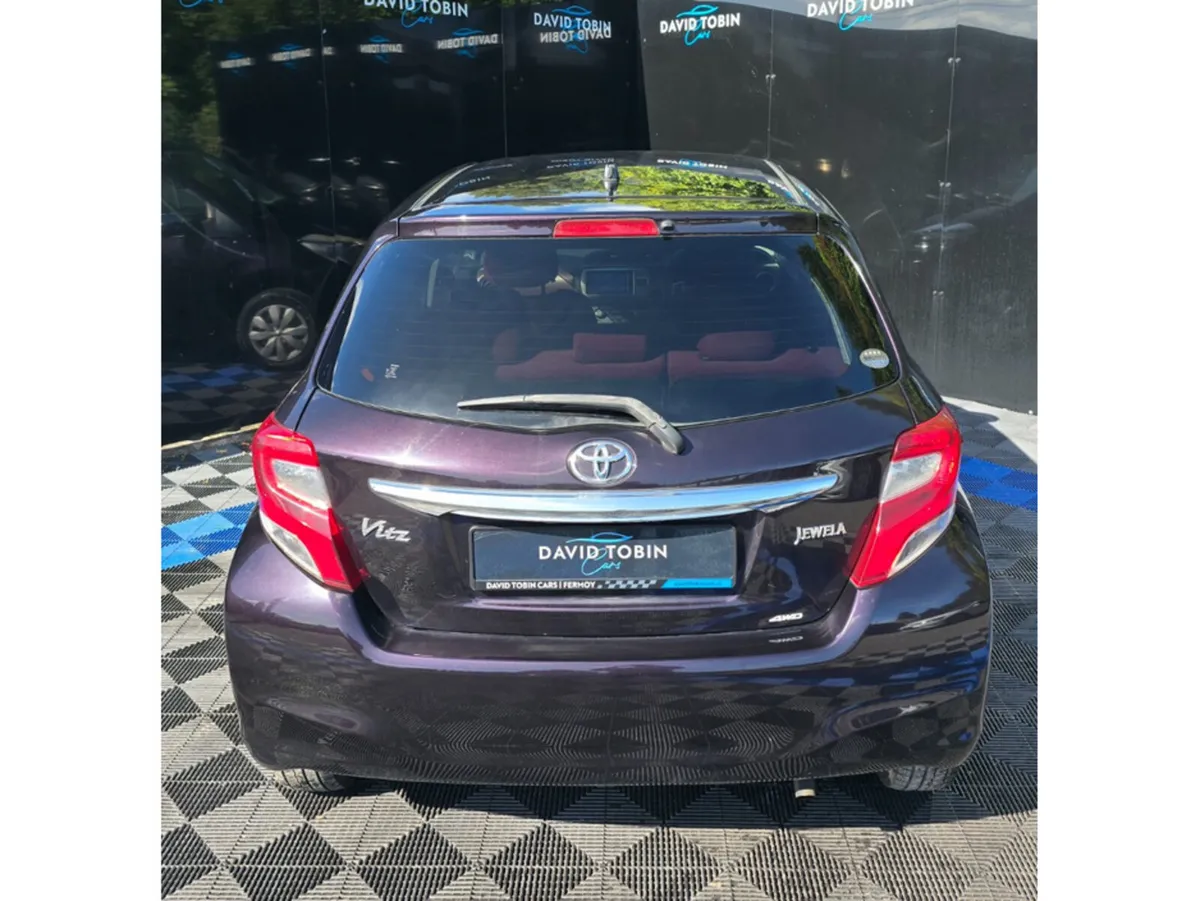 Toyota Vitz JUELA 1.3 4WD AUTO - Image 5