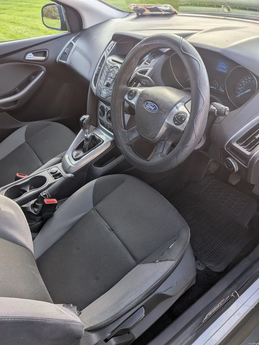 Ford Focus 2013 - Image 2