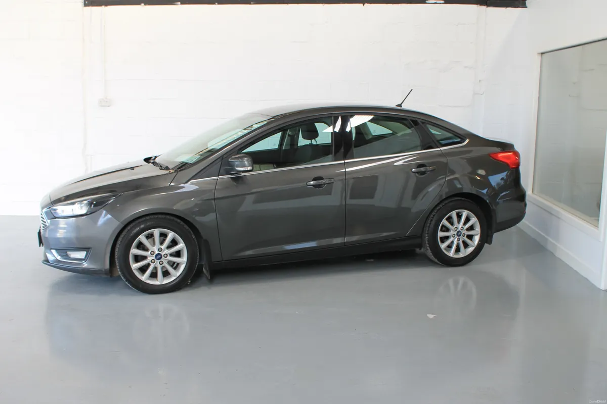 Ford Focus 2018 Titanium Automatic Finance arrange - Image 4