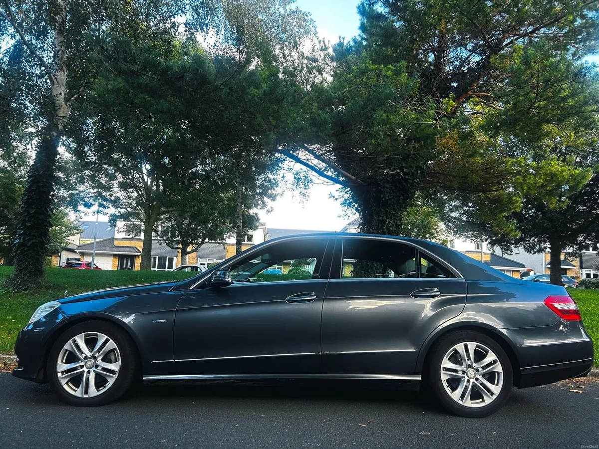 Mercedes E220 Auto - Image 2