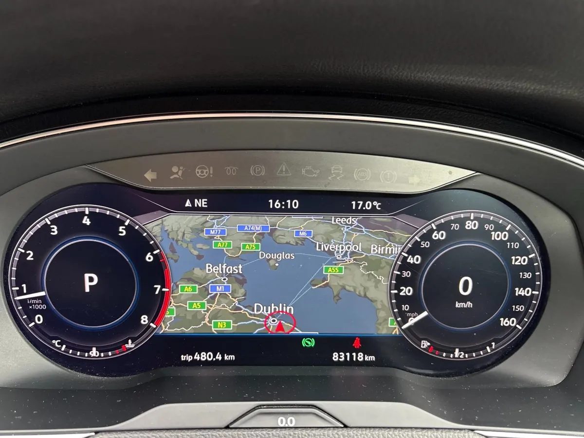 Volkswagen Passat 2018 R-Line AUTOMATIC - Image 5
