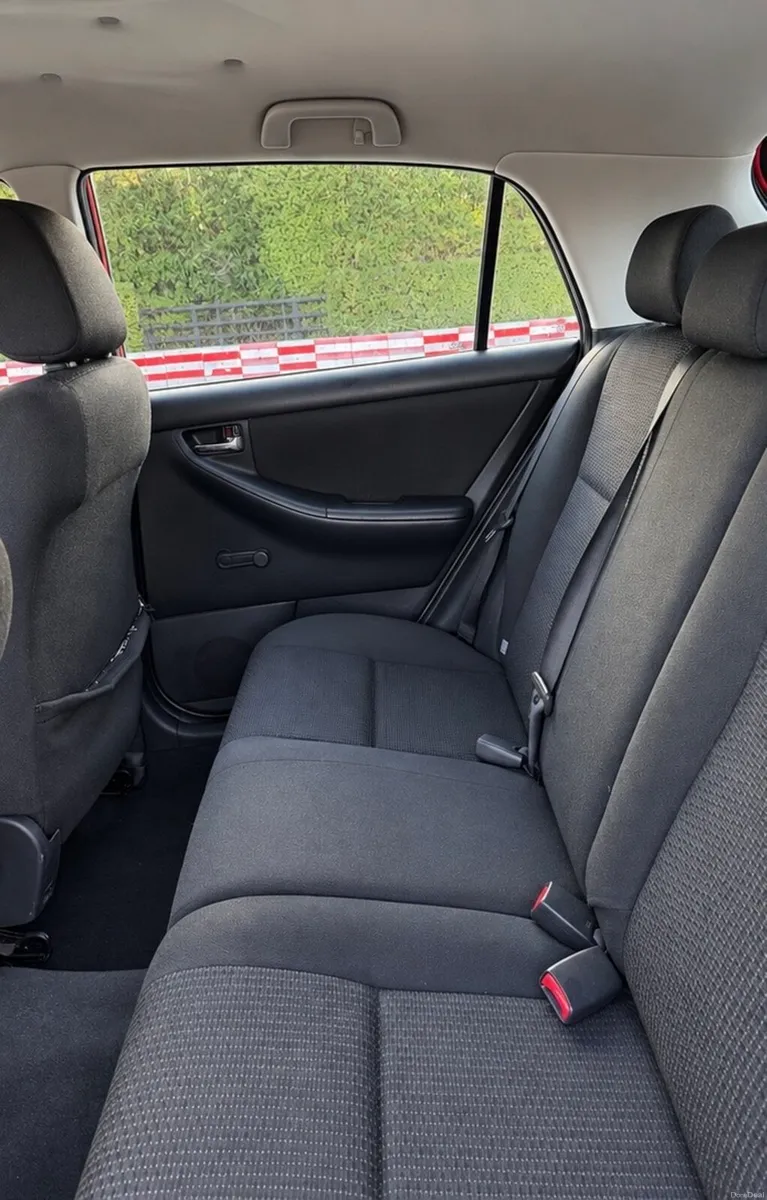 Toyota Corolla - Image 6