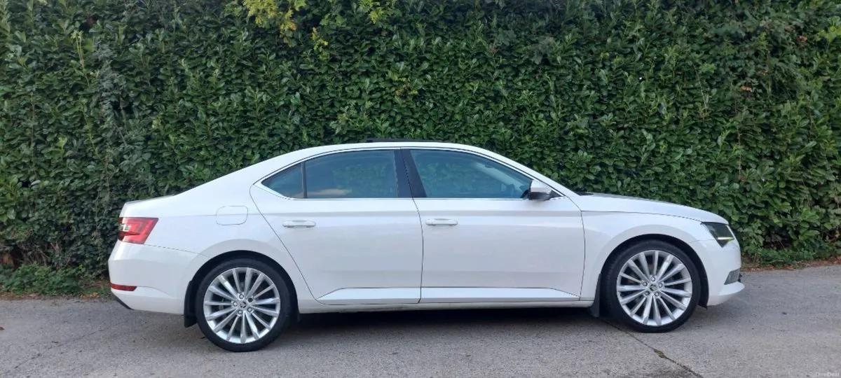 2016 SKODA SUPERB 1.6TDI DSG STYLE - Image 4