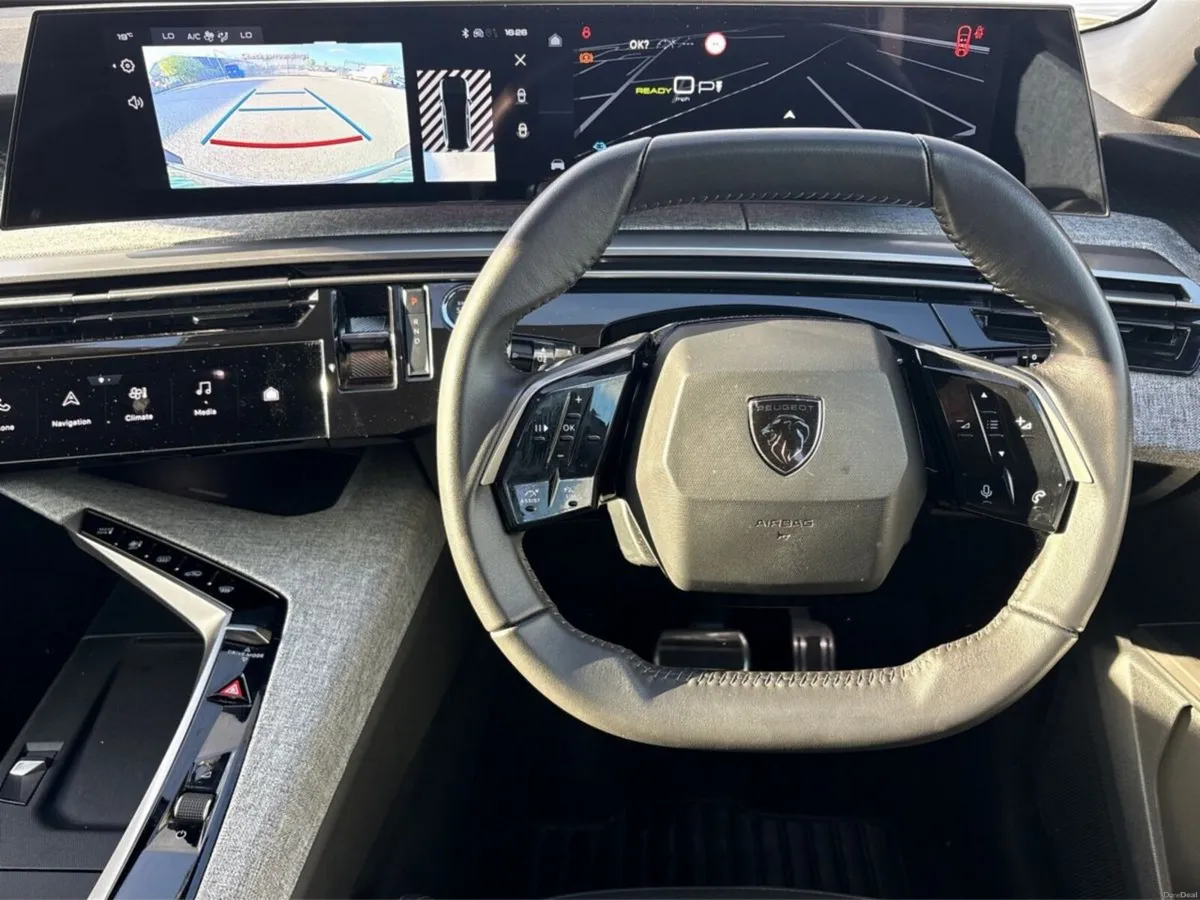Peugeot 5008 E-5008 Allure 210 Electric EV 73kWh A - Image 3