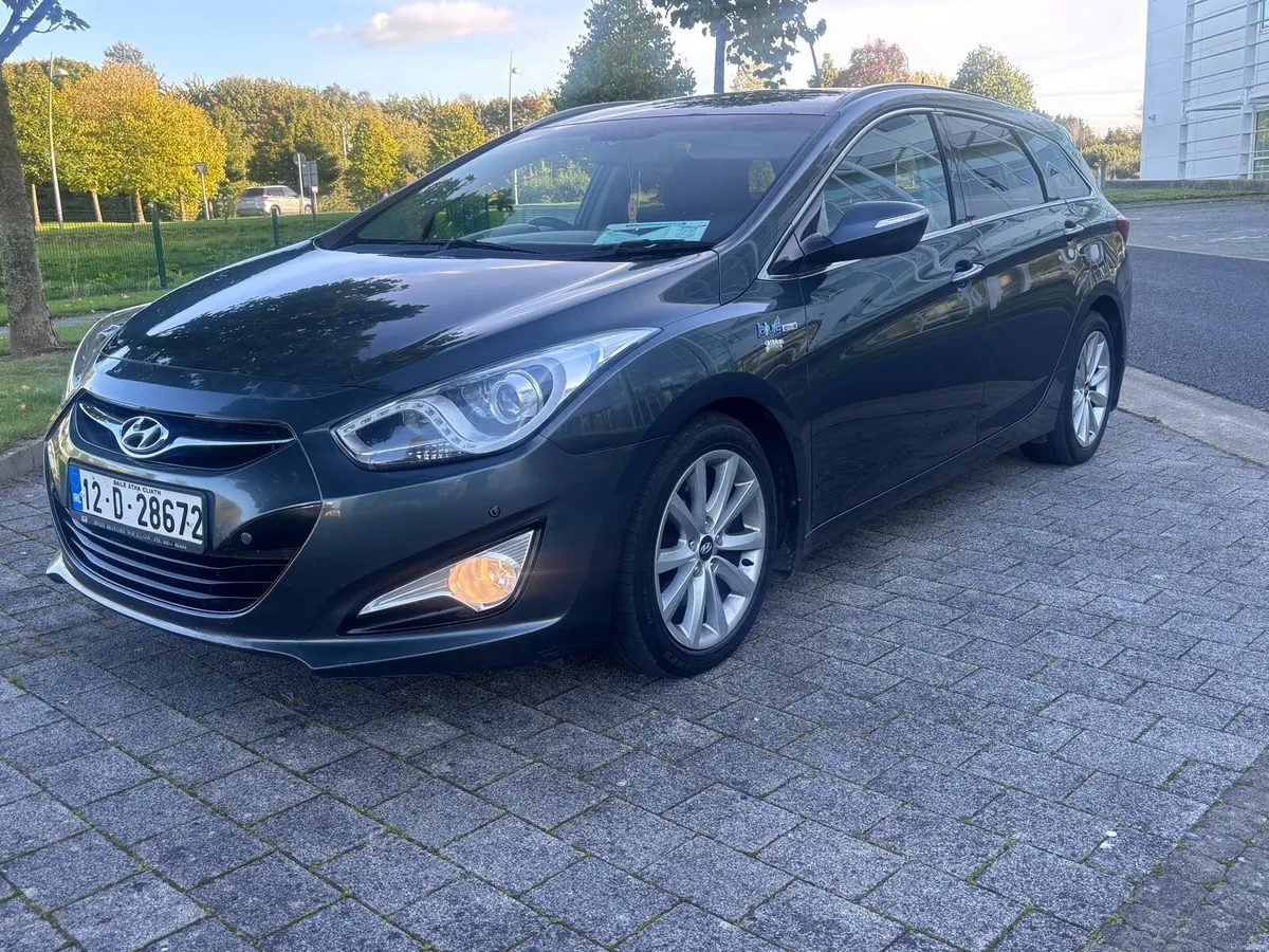 12 Hyundai i40 1.7 Executive nct & tax - Image 5