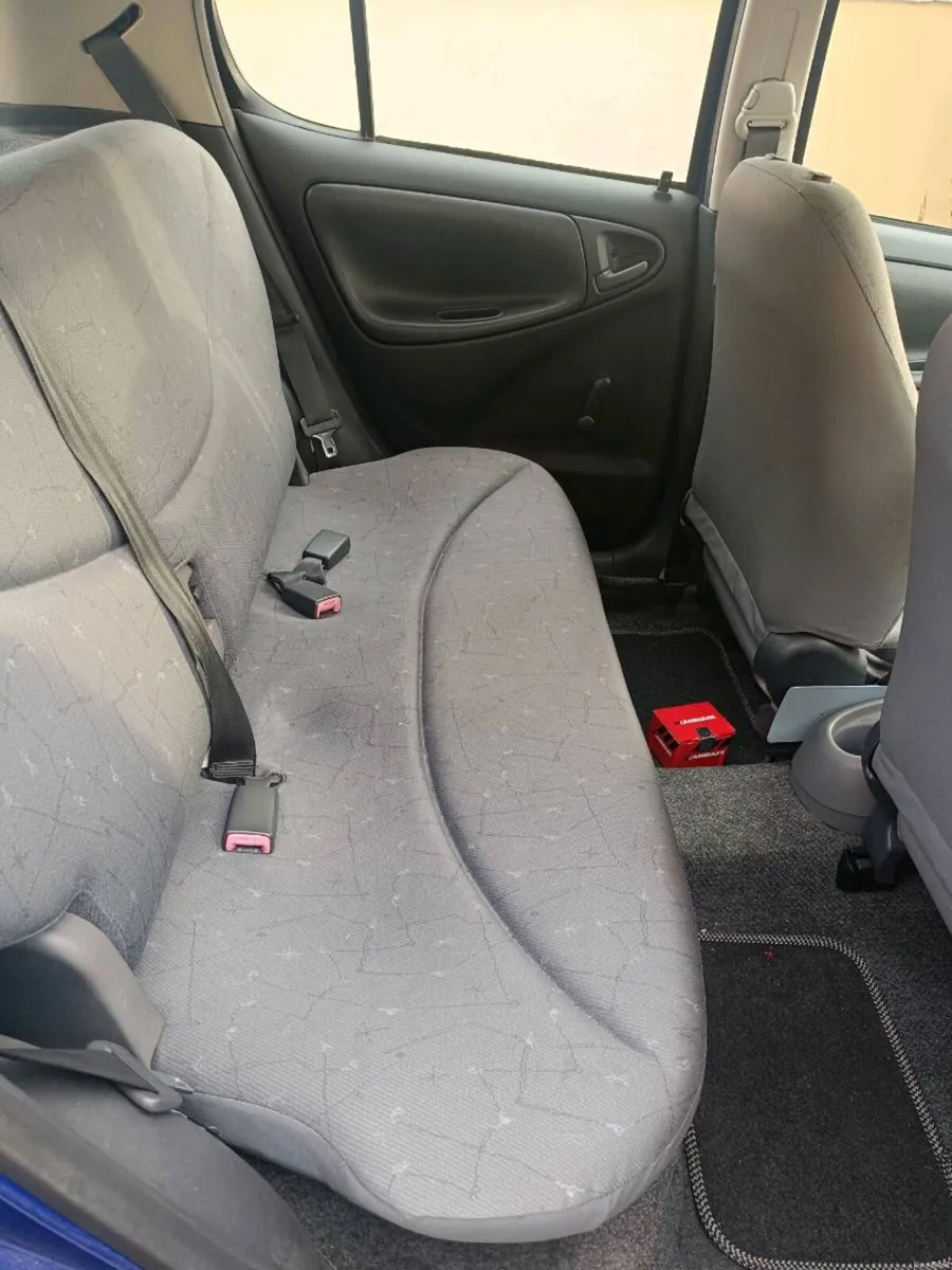 1999 Toyota Yaris - Image 6
