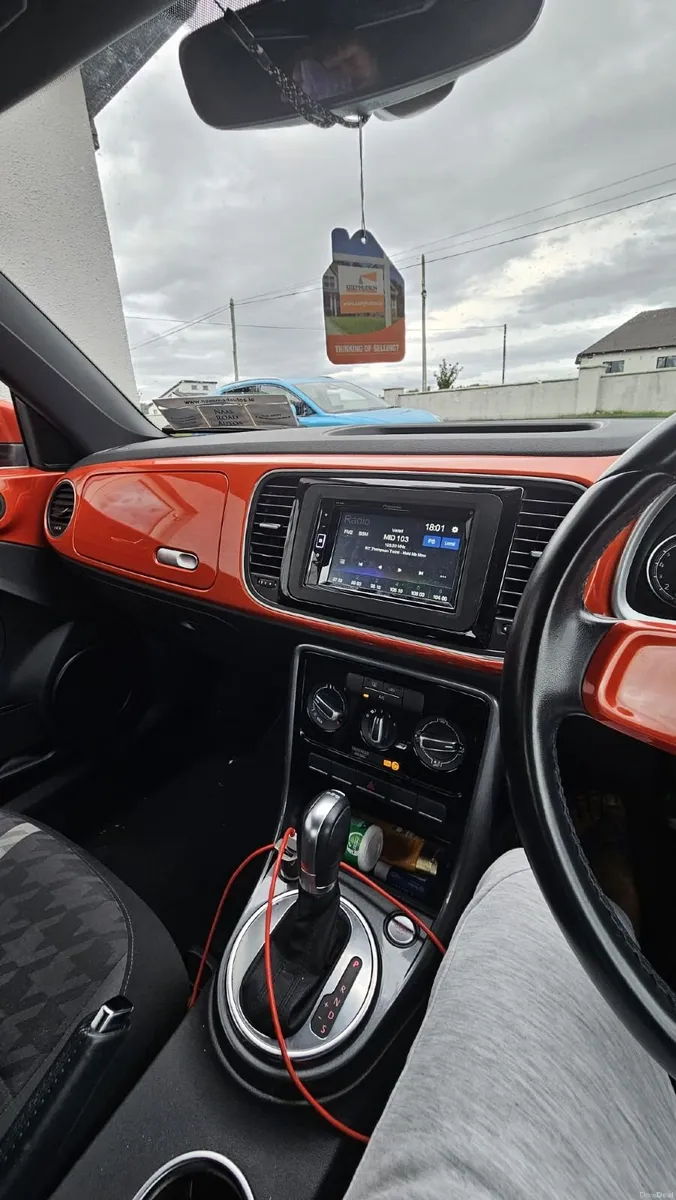Volkswagen Beetle 2017 - Image 1