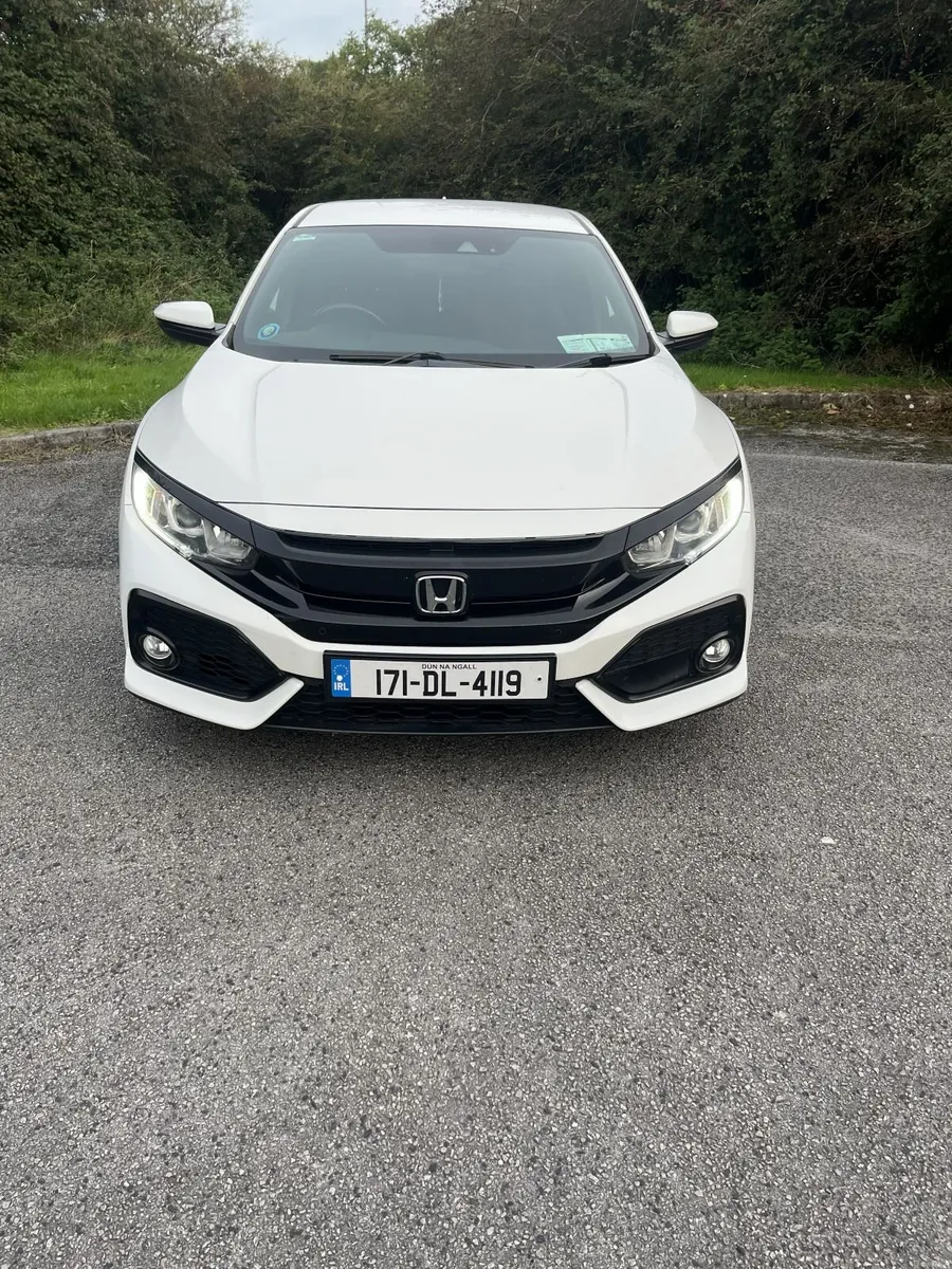 Honda Civic 2017 - Image 2