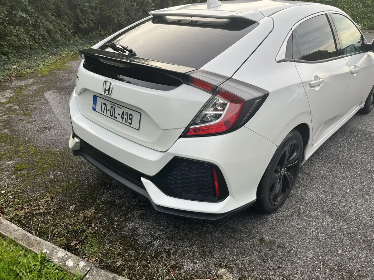 Honda Civic 2017 - Image 4