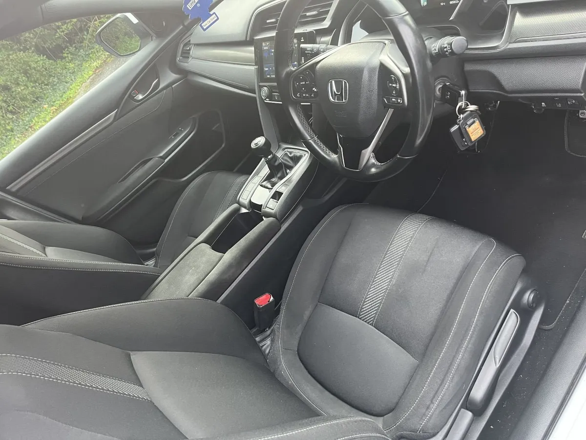 Honda Civic 2017 - Image 5