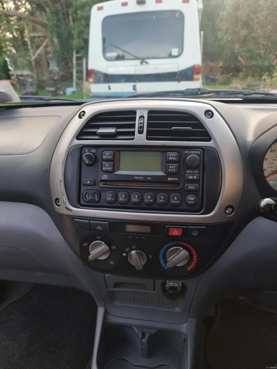 Green Toyota RAV4 2002 - Image 6