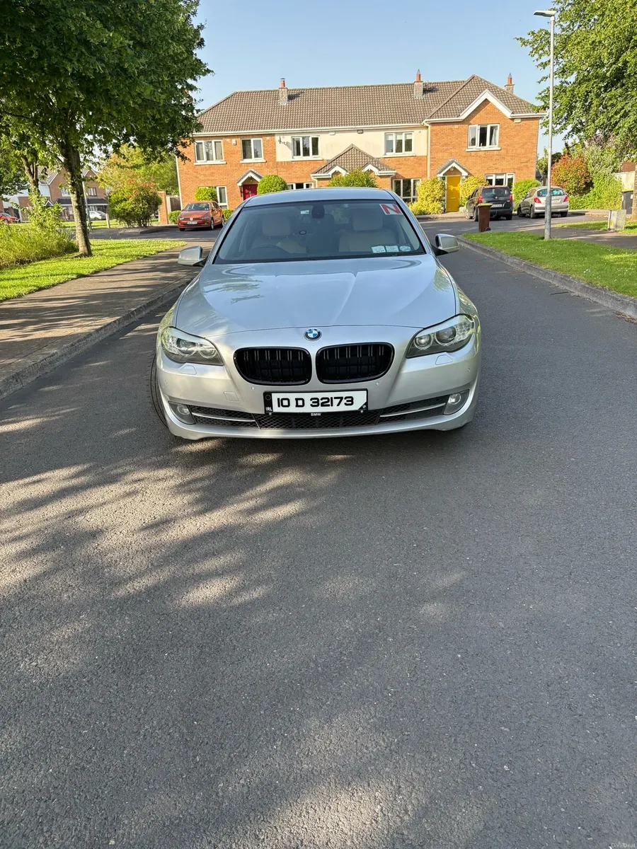 BMW F10 2010 - Image 2