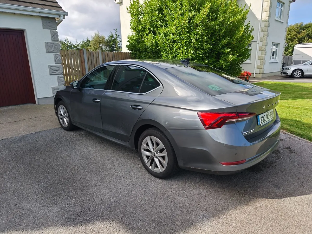 Skoda Octavia 2023 (Automatic, SATNAV, Android) - Image 1