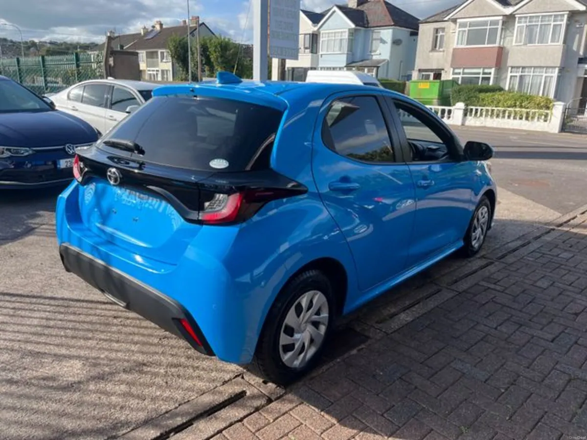 Toyota Yaris Automatic - Image 3