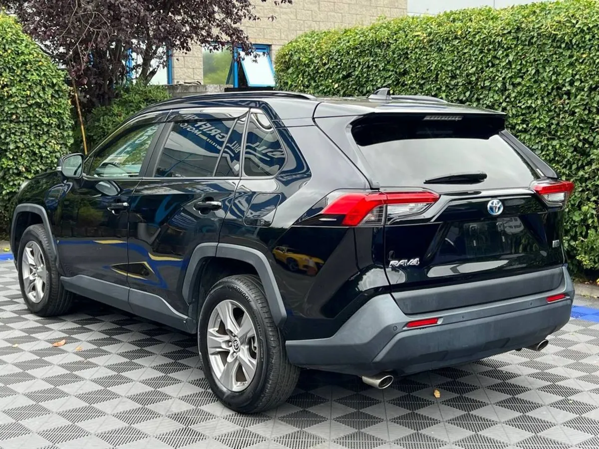 Toyota RAV4 2.5 HYBRID AUTO // APPLE CARPLAY/ANDRO - Image 6