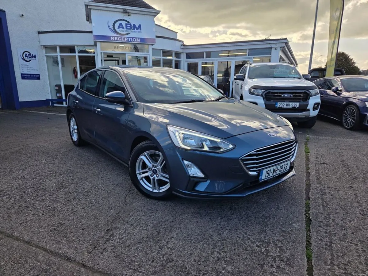 Ford Focus Zetec 120PS 5DR - Image 1