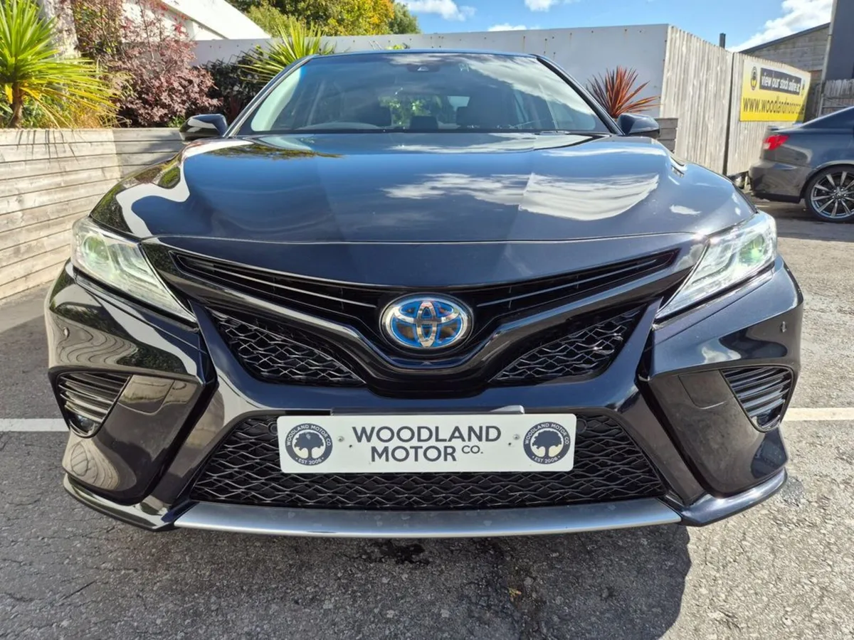 Toyota Camry 2.5 HYBRID / WORLD SPORT EDITION / TO - Image 3