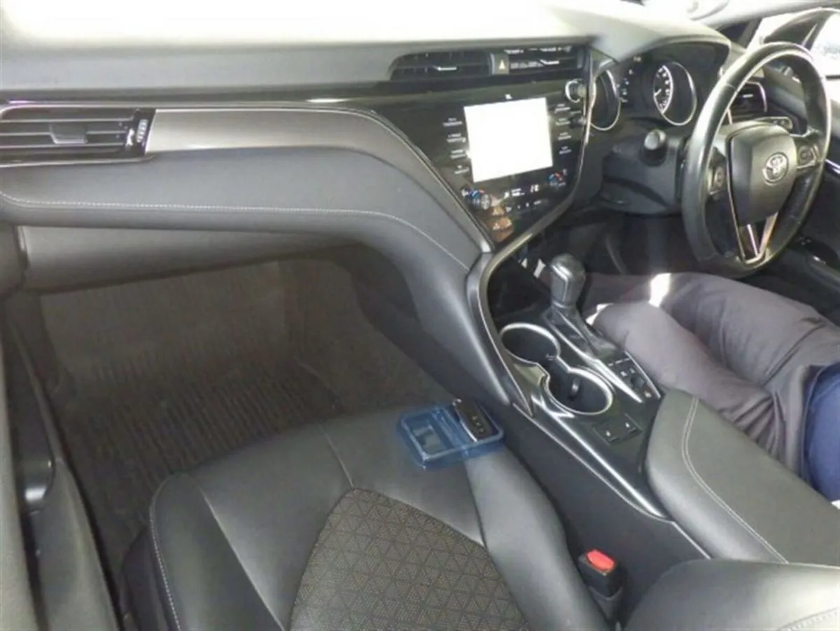 Toyota Camry 4D WS LEATHER PACKAGE - Image 4