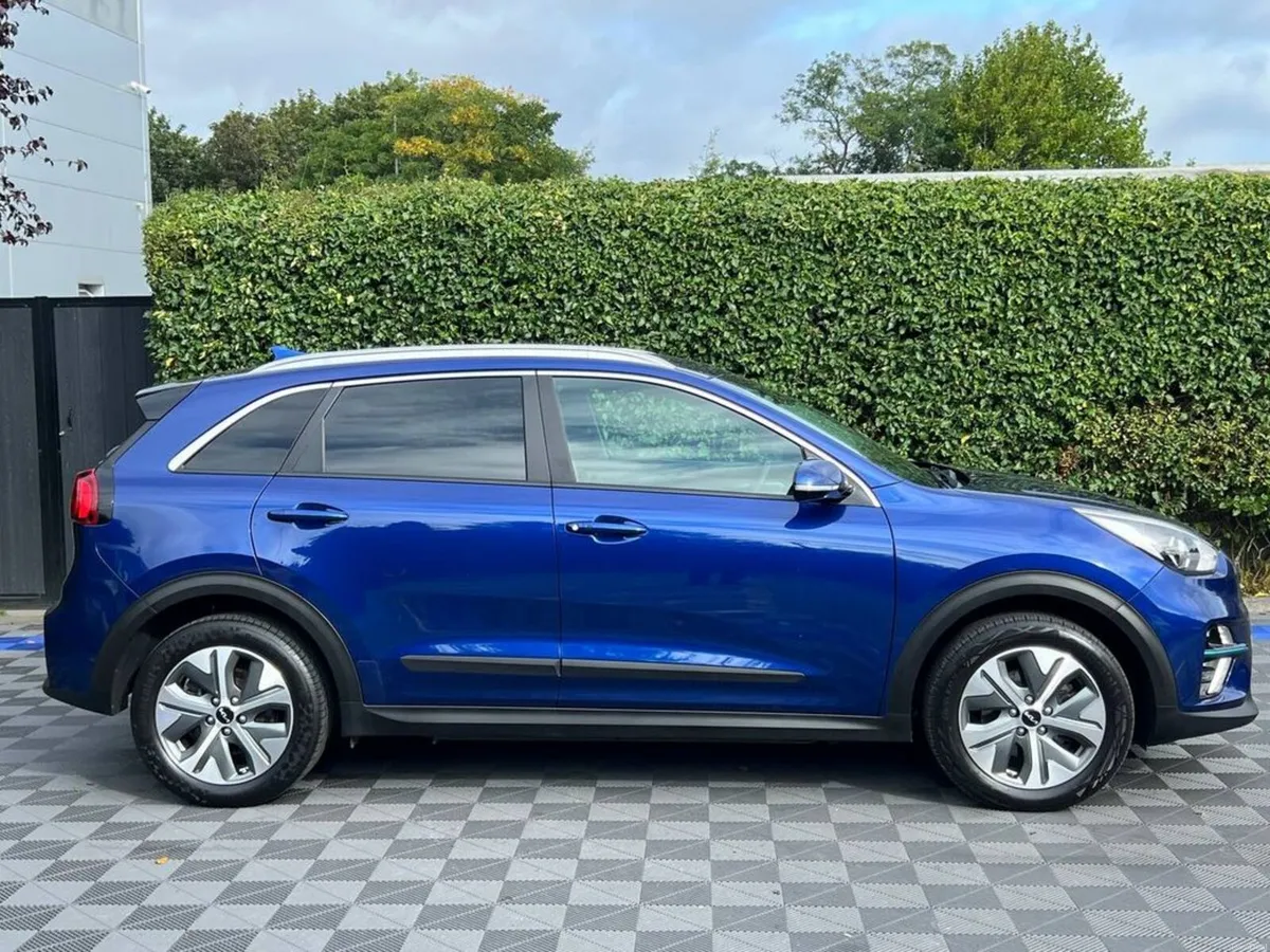 Kia Niro EV 2 64KWH // REVERSE CAMERA // ADAPTIVE - Image 2
