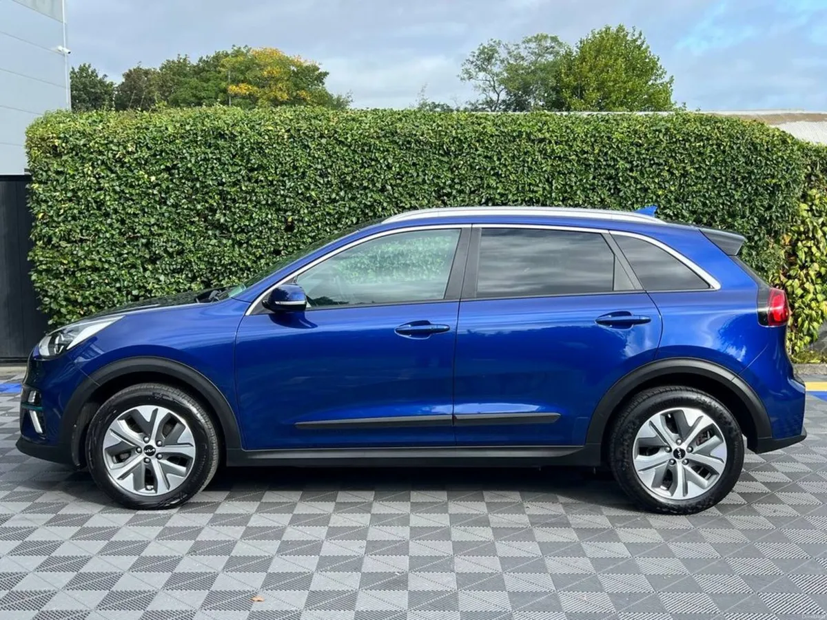 Kia Niro EV 2 64KWH // REVERSE CAMERA // ADAPTIVE - Image 3