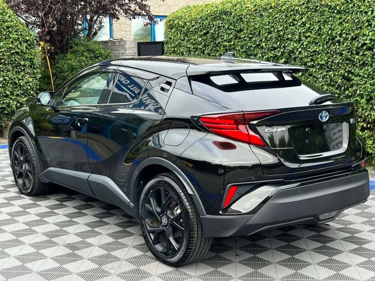 Toyota C-HR 1.8 HYBRID AUTO // APPLE CARPLAY/ANDRO - Image 5