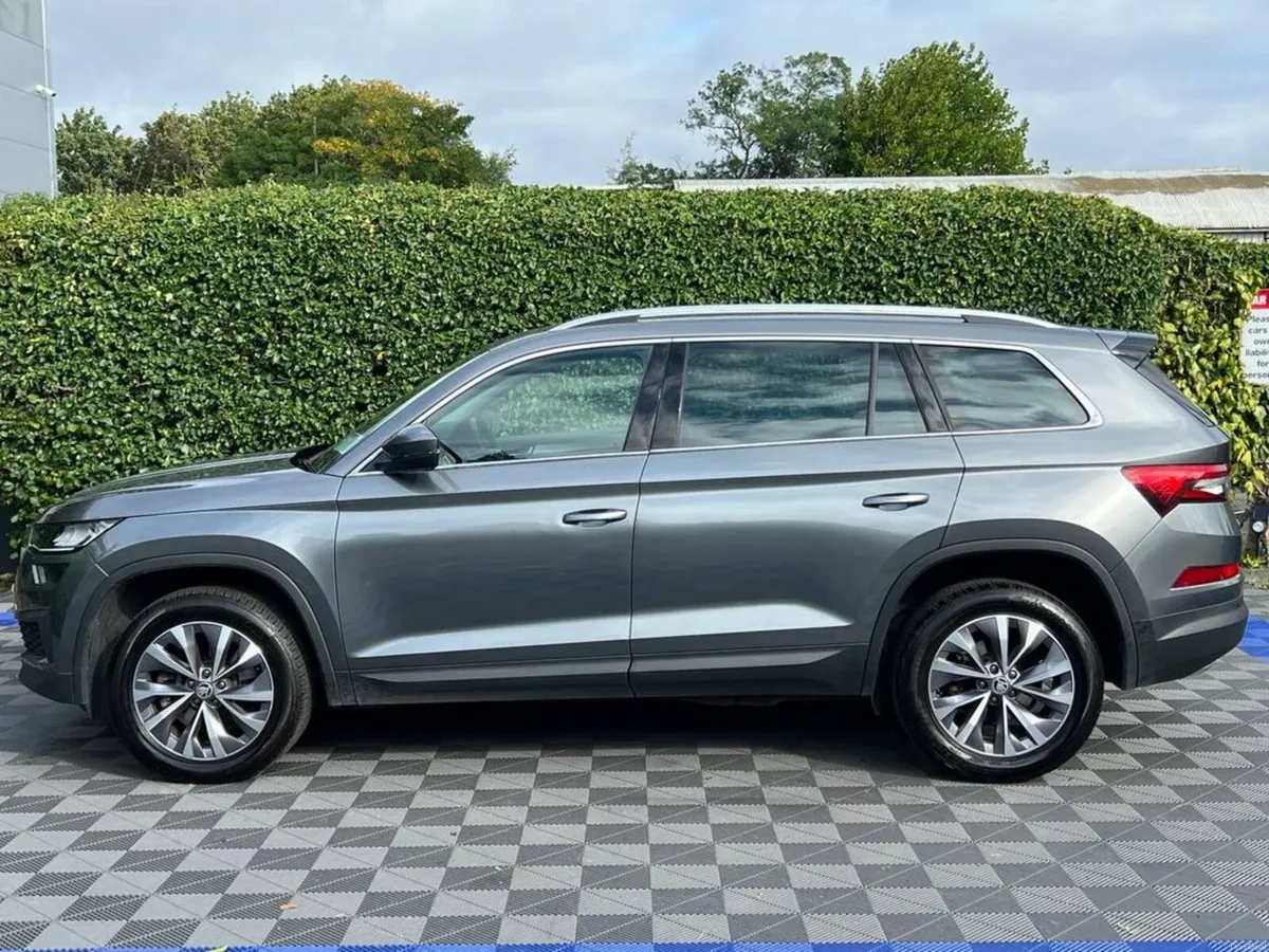 Skoda Kodiaq 7-SEATER AMBITION 2.0 TDI AUTO // REV - Image 3